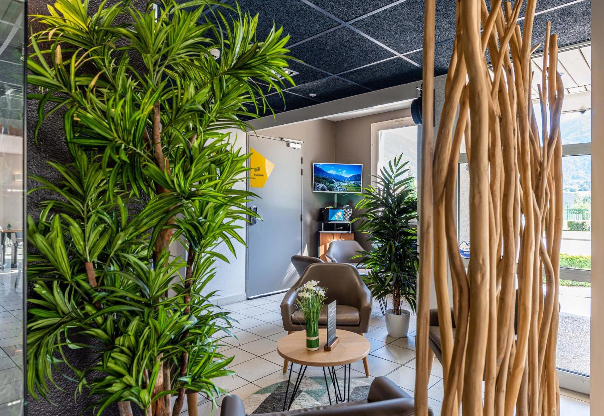 B&B Hotel Saint Jean De Maurienne Sainte-Marie-de-Cuines Εξωτερικό φωτογραφία